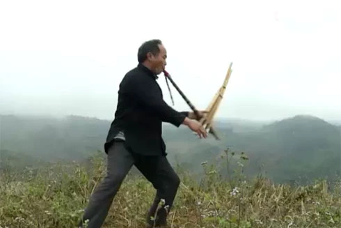 Thú vị võ cổ truyền của người dân tộc Mông (2): Những đòn thế lạ với khèn