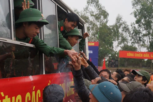 Thanh niên ưu tú Thủ đô sẵn sàng lên đường nhập ngũ