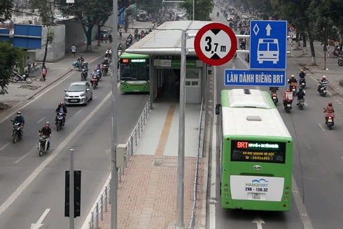 Tuần đầu bán vé, buýt nhanh vận chuyển hơn 100.000 lượt khách 