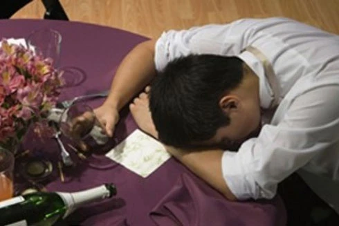 Nguyên tắc vàng tránh ngộ độc rượu