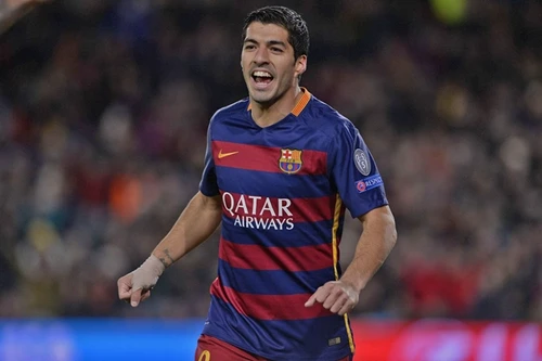 Suarez quên hộ chiếu trên đường đáp máy bay tới London
