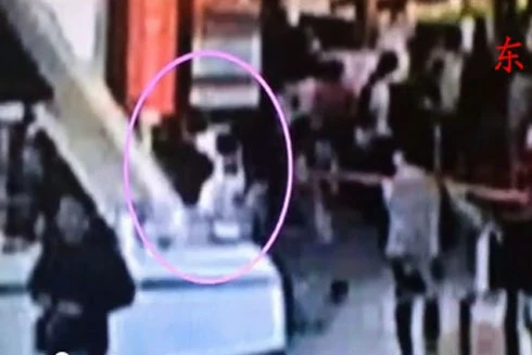 Malaysia công bố video toàn cảnh ông Kim Jong-nam bị sát hại