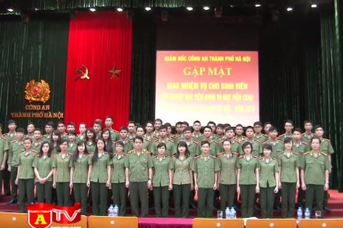 Gặp mặt, giao nhiệm vụ cho sinh viên mới tốt nghiệp nhận nhiệm vụ mới tại CATP Hà Nội