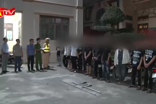 Triệu tập gần 20 "quái xế" gây rối trên đường phố