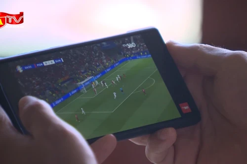 Nhiều người "sập bẫy” cá độ bóng đá mùa Euro