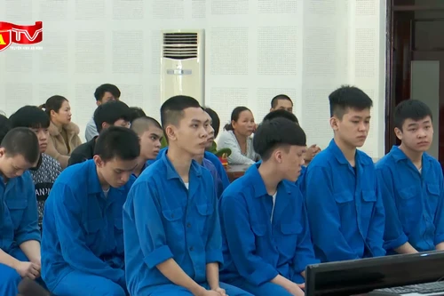 15 thanh, thiếu niên rủ nhau mang hung khí đi giải quyết mâu thuẫn "lĩnh án" tổng 60 năm tù