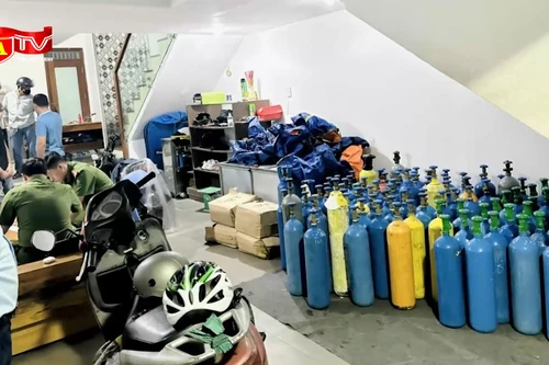 Phát hiện kho "khí cười" nằm trong khu dân cư