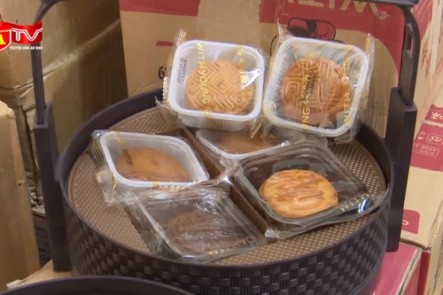 Nhiều loại bánh Trung thu nước ngoài nhập lậu bị phát hiện, thu giữ