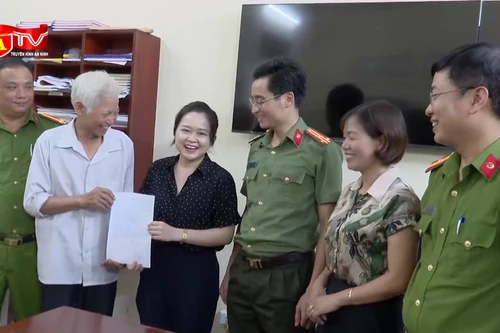 Lực lượng Công an giúp người dân nhận lại 123 triệu đồng bị chuyển khoản nhầm 