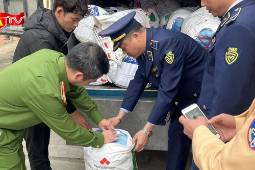 Ngăn chặn xe hàng chở 1,4 tấn mỡ lợn không nguồn gốc đia tiêu thụ