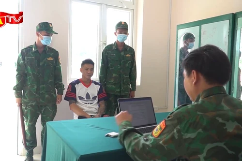 Bắt đối tượng nhập cảnh trái phép còn "ôm" theo ma túy