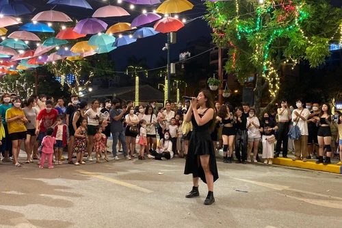 Ấn tượng với phố đi bộ Trịnh Công Sơn trong ngày mở cửa 