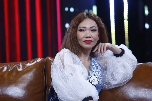 Hà Trần chia sẻ về quãng thời gian sống khép mình khi mẹ qua đời