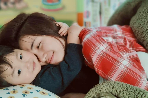 Hòa Minzy lên tiếng về tin đồn chia tay bạn trai vì không chịu bỏ ca hát