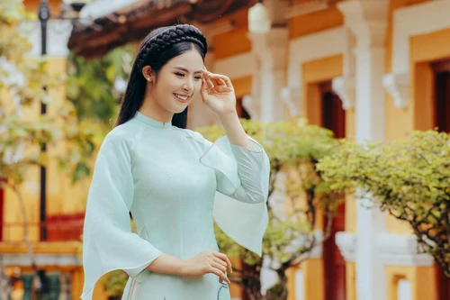 Hoa hậu Ngọc Hân lập nhóm "Yêu áo dài" trên mạng xã hội