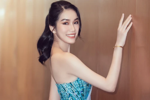 Phương Anh mặc trang phục lấy cảm hứng từ hoa Trạng nguyên tại "Hoa hậu Quốc tế 2022"