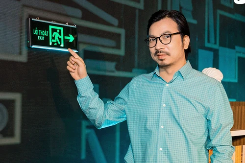 "GS Cù Trọng Xoay" dẫn talkshow về chủ đề "hậu" ly hôn