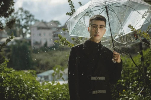 Nhà sản xuất Only C hợp tác với em ruột ra ca khúc mới 