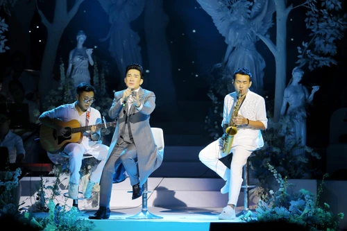 Ca sĩ Quang Hà: "Làm show cứ xảy ra sự cố, hết cháy rồi lại bị hoãn" 