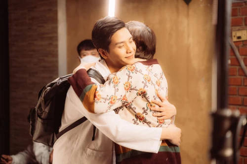 Xúc động với MV "Ước mơ của mẹ" vừa được Quân A.P ra mắt