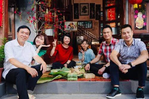 Nghệ sĩ Trà My viết kịch bản, sản xuất phim Tết do con trai làm đạo diễn