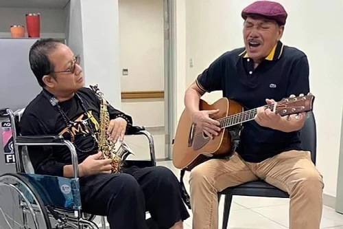 Nghệ sĩ saxophone Trần Mạnh Tuấn bị đột quỵ lần 2, vẫn đang hôn mê sau phẫu thuật