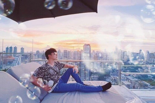 Nathan Lee mang câu nói "cửa miệng" vào MV mới