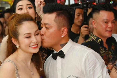 Từ "ngựa hoang", Tuấn Hưng trở thành người chồng và ông bố quốc dân