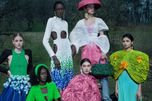 Bộ sưu tập thời trang lấy cảm hứng từ các bức tranh của họa sĩ Lê Phổ 