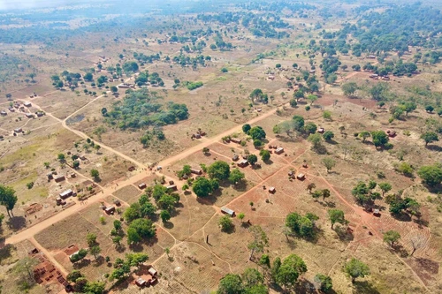 Bị phản đối vì làm phim không giống với nguyên mẫu, nhà sản xuất "Em và Trịnh" nói gì?