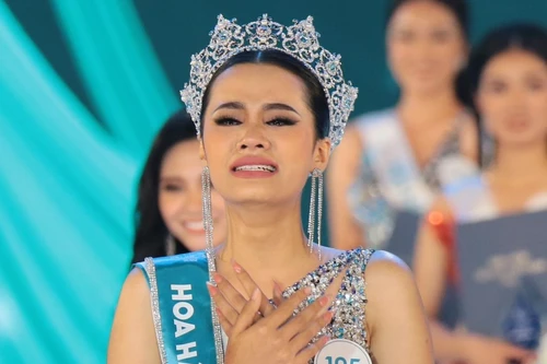 Tân "Hoa hậu Biển đảo Việt Nam 2022" muốn đấu giá vương miện 3,9 tỷ đồng