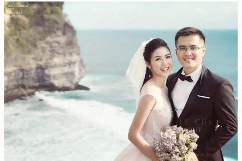 Hoa hậu Ngọc Hân thức đêm làm thiệp cưới đến nỗi...rụng cả tóc