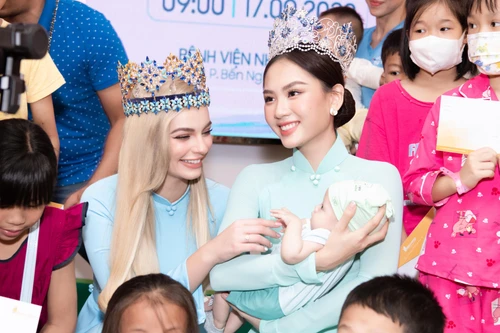 Hoa hậu Mai Phương rủ đương kim "Hoa hậu Thế giới" làm từ thiện 