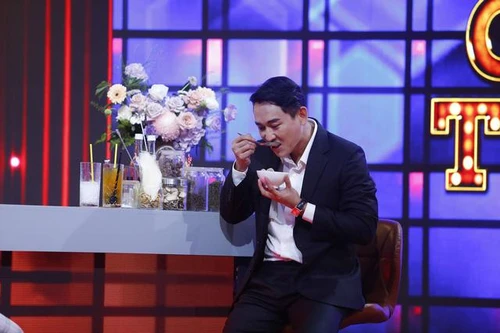 Hứa Vĩ Văn tiết lộ tuổi thơ gắn với nghề làm chè ba màu gia truyền