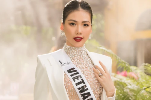 Đại diện Việt Nam liên tiếp ghi điểm tại đấu trường "Siêu mẫu quốc tế 2022"