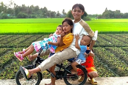 Hồ Văn Cường đón Tết ở quê, ngôi nhà đơn sơ gây chú ý