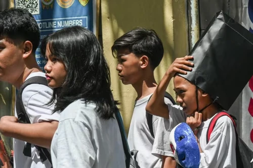 Philippines: Nắng nóng khiến một nửa số trường học tại thủ đô Manila phải đóng cửa