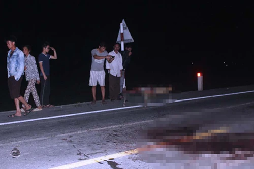 Người đàn ông bị xe cán nát nửa người tử vong tại chỗ