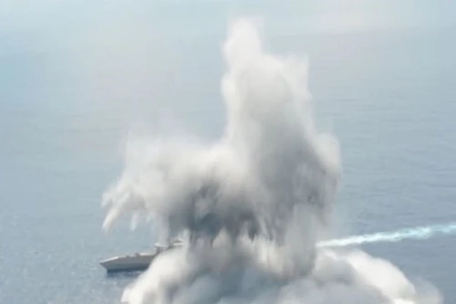 Tàu chiến Mỹ đứng vững trước sức công phá của 4,5 tấn thuốc nổ