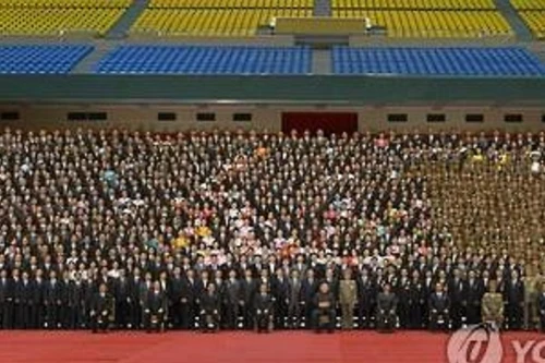 Triều Tiên huy động 100.000 người ăn mừng vụ phóng tên lửa thành công