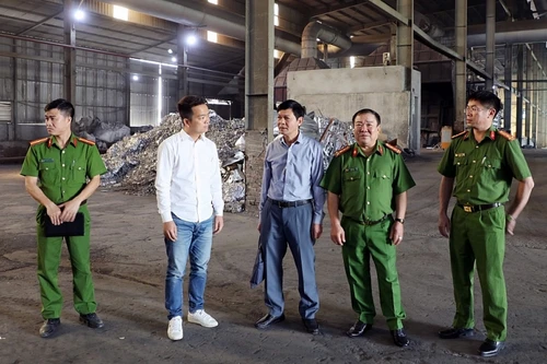 Kiểm tra toàn diện các cơ sở ô nhiễm môi trường và an toàn phòng cháy ở cụm công nghiệp huyện Yên Phong