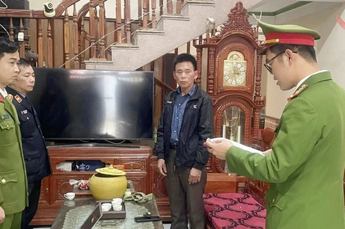 Khởi tố bị can cán bộ có hành vi bán đất trái thẩm quyền