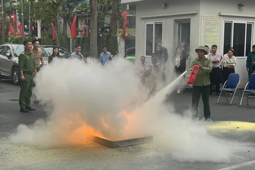 Tập huấn các biện pháp xử lý tình huống cháy, nổ cho lãnh đạo cấp phường