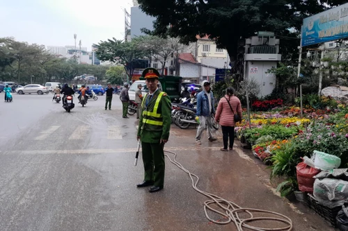 Quyết liệt xử lý vi phạm trật tự đô thị khu vực chợ Bưởi