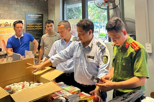 Hiểm họa việc sử dụng thuốc lá điện tử không rõ nguồn gốc