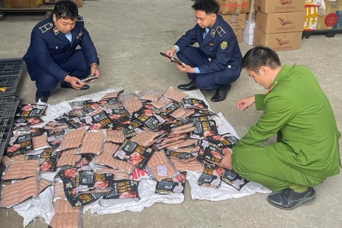 Phát hiện, xử lý vụ thực phẩm không rõ nguồn gốc