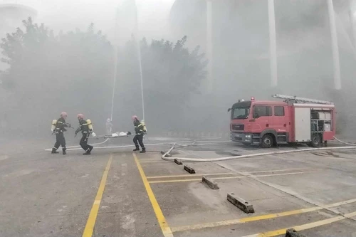 Xử lý nhanh tình huống cháy giả định tại Trung tâm thương mại Aeon Mall Long Biên