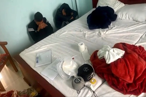 Công an Hà Nội triệt phá nhóm đối tượng tổ chức “bay lắc” trong nhà nghỉ