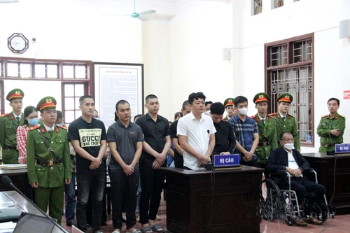 Nhóm đối tượng mua bán 140.000 tờ hóa đơn khống... 