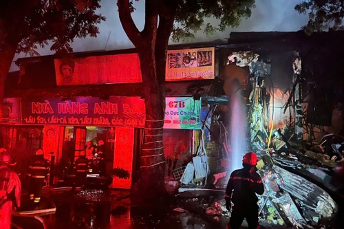 Thông tin chinh thức về vụ cháy tại phố Phó Đức Chính